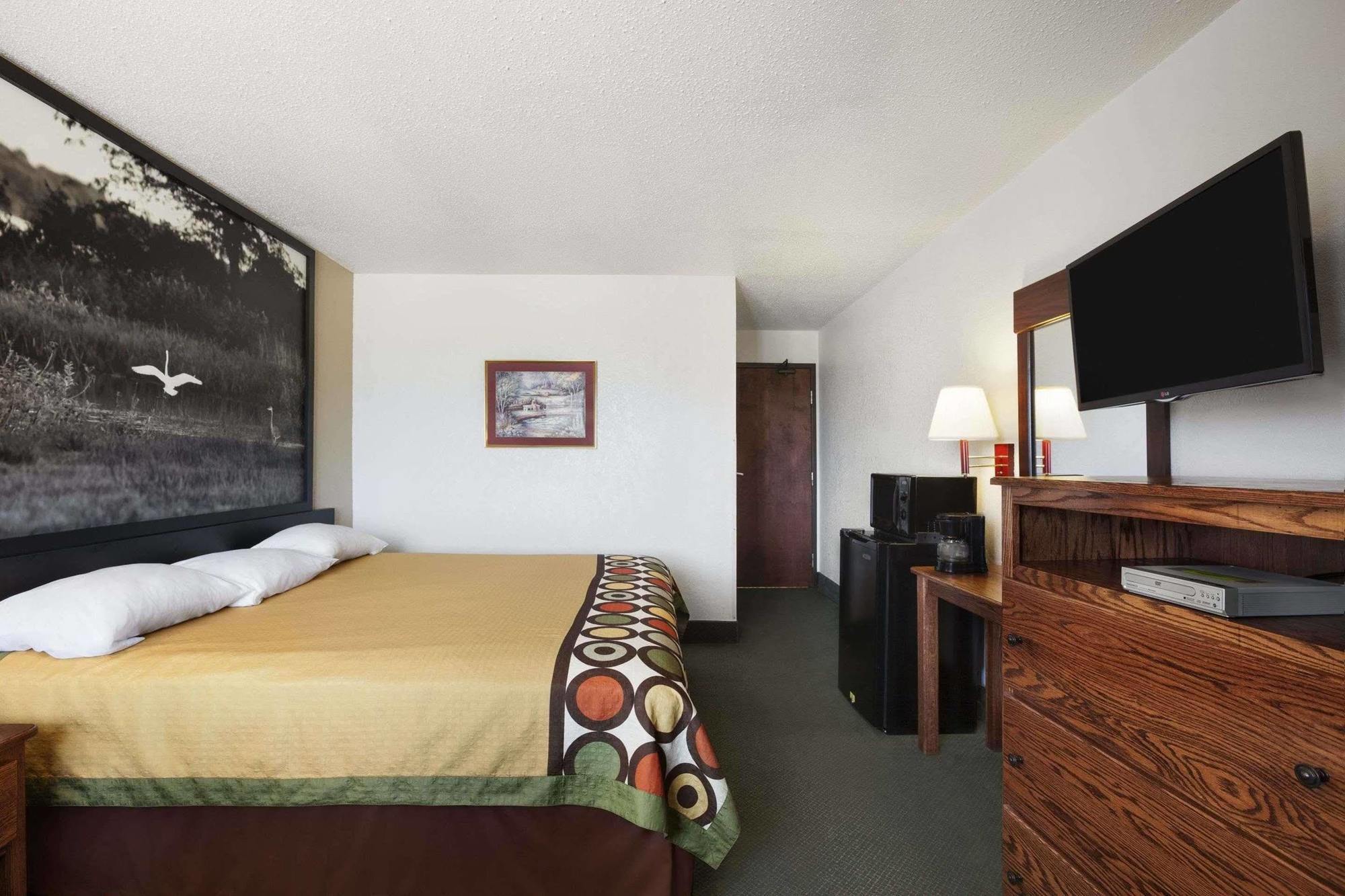 Super 8 By Wyndham Bowling Green Exterior photo